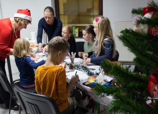 ODRŽANA RADIONICA IZRADE BOŽIĆNOG NAKITA