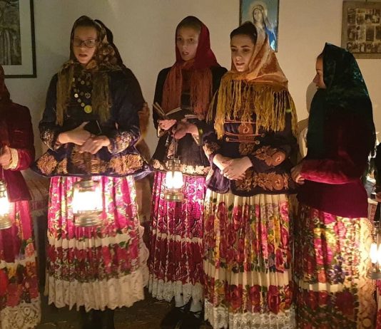 TRADICIJE BOŽIĆA POSAVINE – u Kulturnome centru braće Radić održano predavanje i scenski prikaz o božićnim običajima Posavine